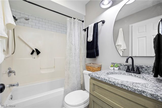 105 N Woodhill Drive, Amherst, OH 44001