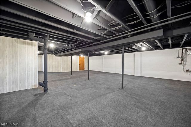 105 N Woodhill Drive, Amherst, OH 44001