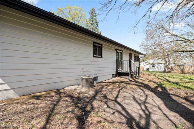 105 N Woodhill Drive, Amherst, OH 44001