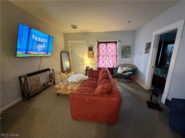 6723 Clement Avenue, Cleveland, OH 44105