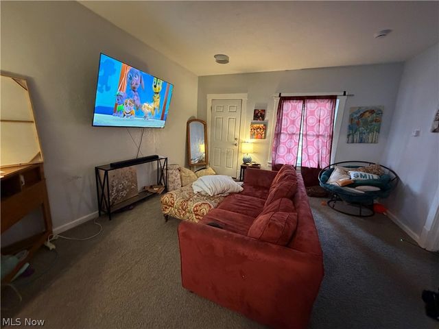 6723 Clement Avenue, Cleveland, OH 44105