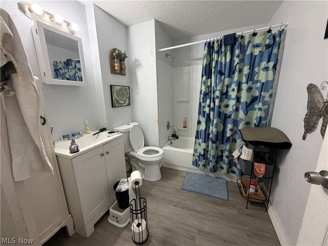 6723 Clement Avenue, Cleveland, OH 44105