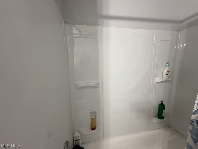 6723 Clement Avenue, Cleveland, OH 44105