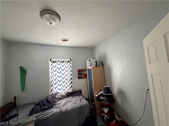 6723 Clement Avenue, Cleveland, OH 44105