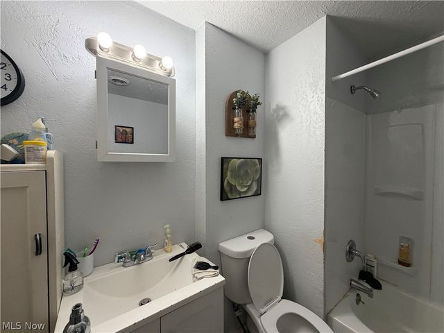 6723 Clement Avenue, Cleveland, OH 44105