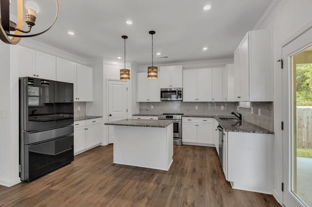 220 Lightwood Dr, Antioch, TN 37013