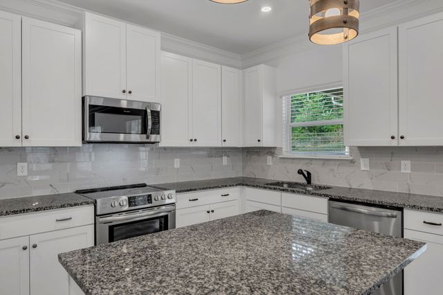 220 Lightwood Dr, Antioch, TN 37013