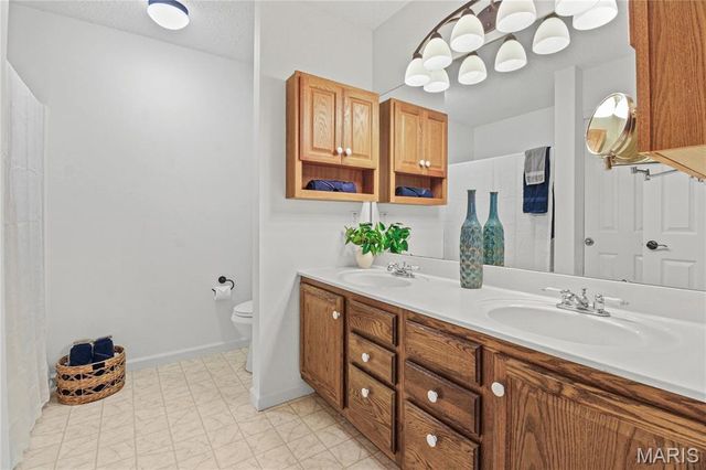 279 Fawn Ridge Lane, Hillsboro, MO 63050
