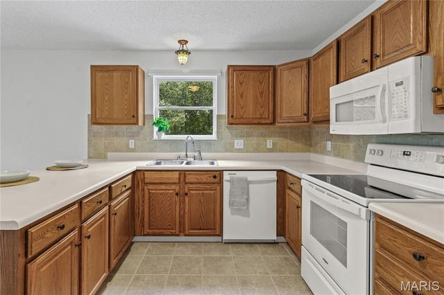 279 Fawn Ridge Lane, Hillsboro, MO 63050