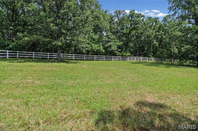 279 Fawn Ridge Lane, Hillsboro, MO 63050