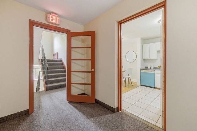 14 Riverside St 2-1, Watertown, MA 02472