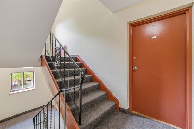 14 Riverside St 2-1, Watertown, MA 02472