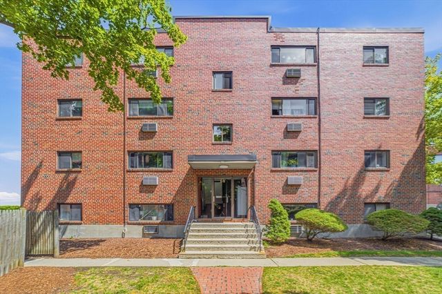 14 Riverside St 2-1, Watertown, MA 02472