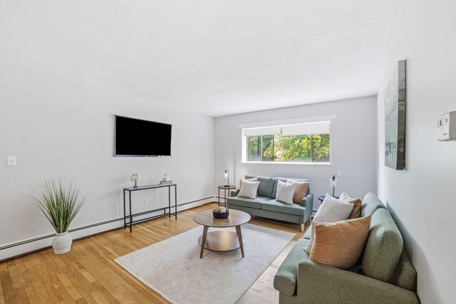 14 Riverside St 2-1, Watertown, MA 02472
