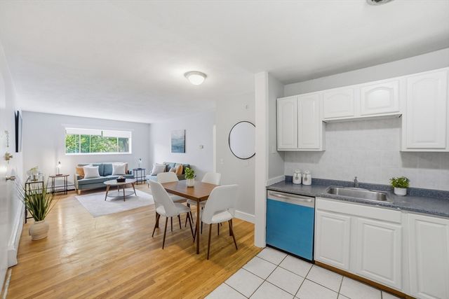 14 Riverside St 2-1, Watertown, MA 02472