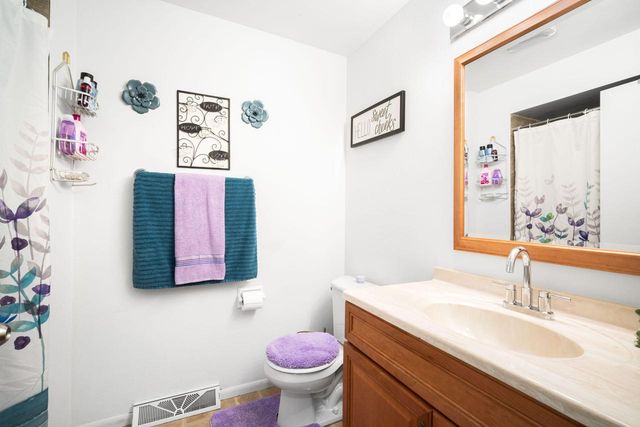 157 W Goldleaf AVENUE, Milwaukee, WI 53207