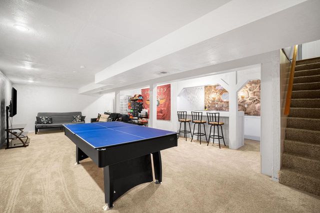 157 W Goldleaf AVENUE, Milwaukee, WI 53207