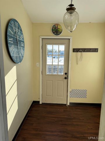 91 E Stephenson Avenue, Gwinn, MI 49841