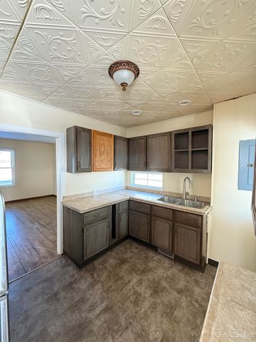 91 E Stephenson Avenue, Gwinn, MI 49841