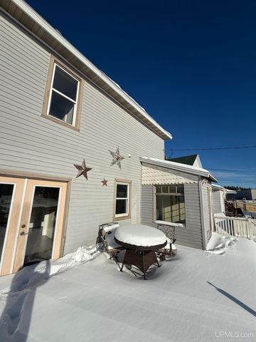 91 E Stephenson Avenue, Gwinn, MI 49841