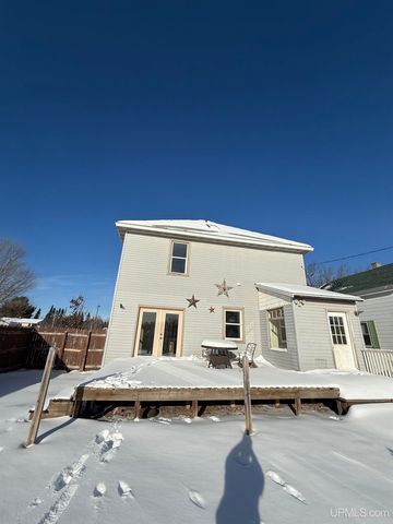 91 E Stephenson Avenue, Gwinn, MI 49841