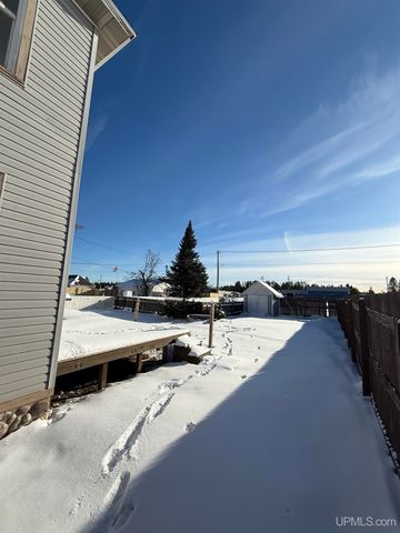 91 E Stephenson Avenue, Gwinn, MI 49841