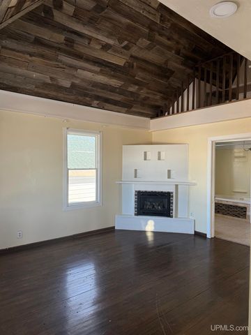 91 E Stephenson Avenue, Gwinn, MI 49841