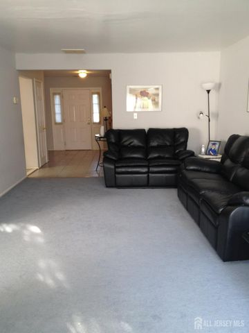 138 colony club Drive 1502, Sayreville, NJ 08872