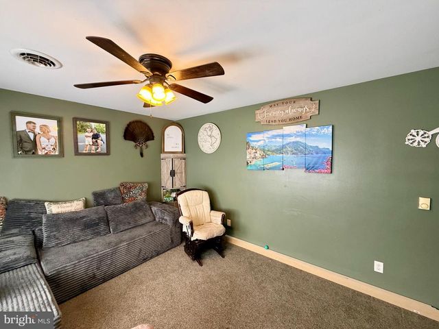9 PINE ST, Delmar, MD 21875