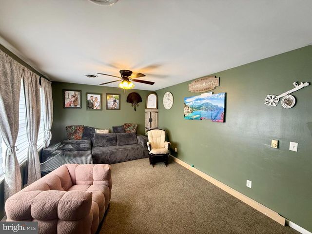 9 PINE ST, Delmar, MD 21875