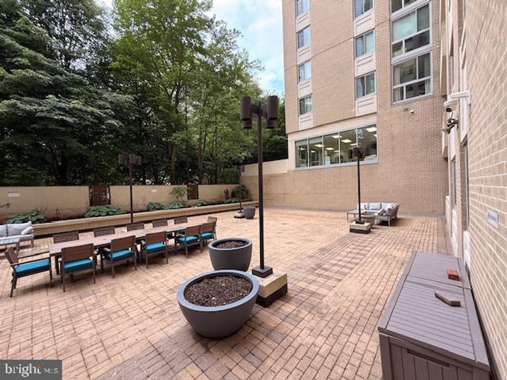 Image 29 of property listing at 4601 N PARK AVE #715, Chevy Chase, MD 20815