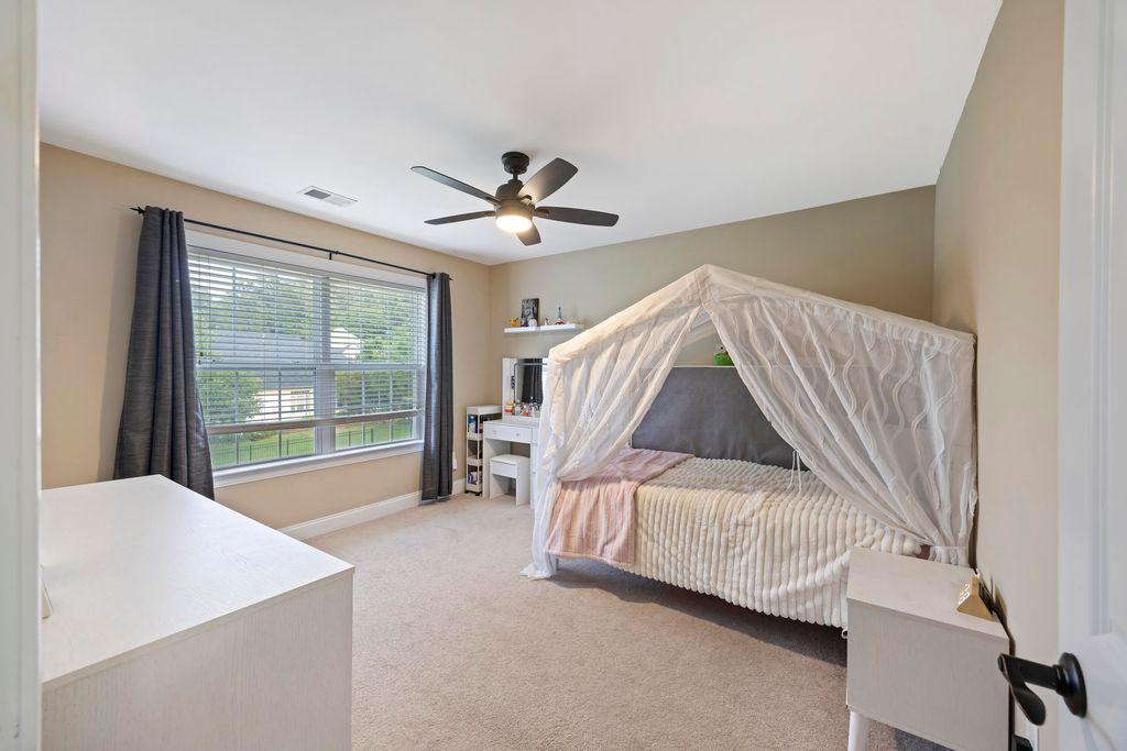 Image 26 of property listing at 1011 Legacy Lane, Summerville, SC 29485