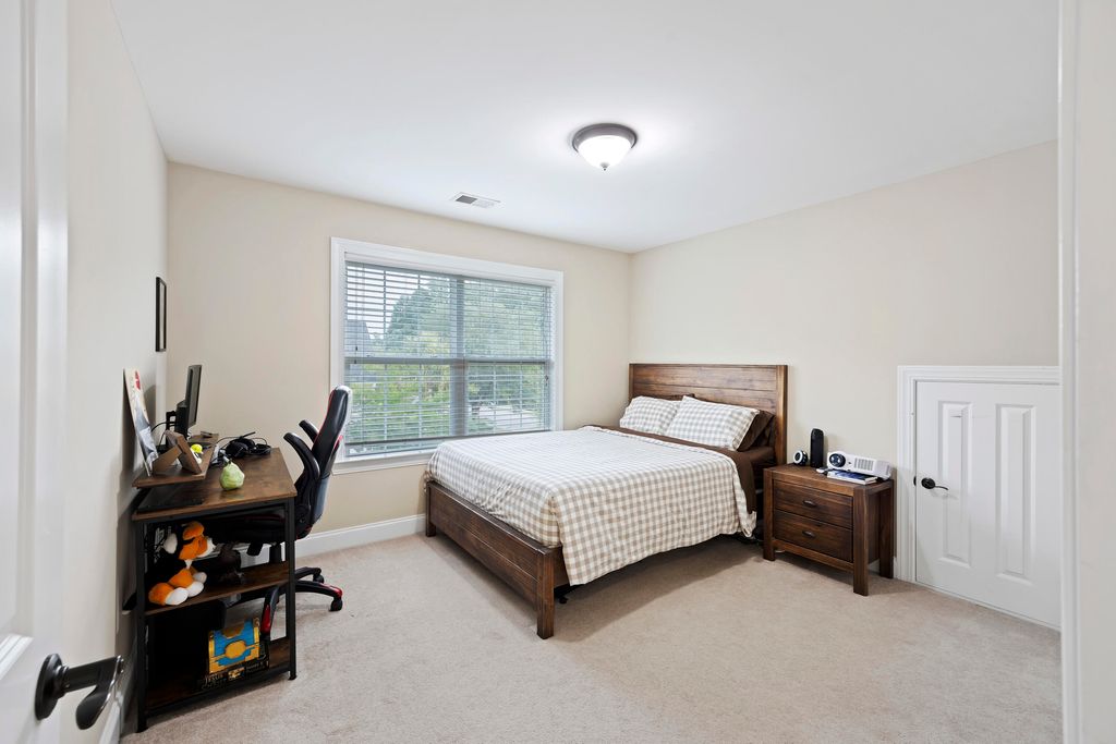 Image 29 of property listing at 1011 Legacy Lane, Summerville, SC 29485