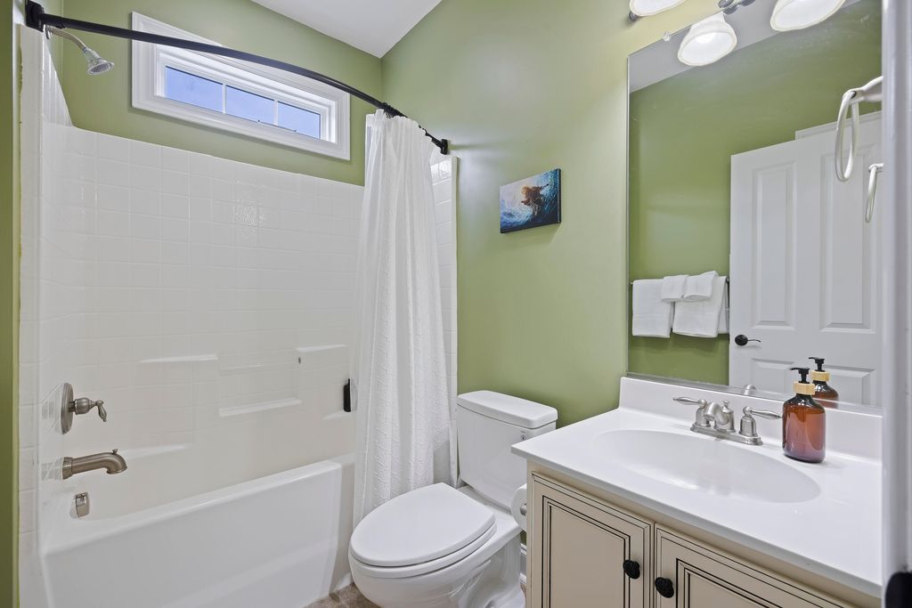 Image 33 of property listing at 1011 Legacy Lane, Summerville, SC 29485