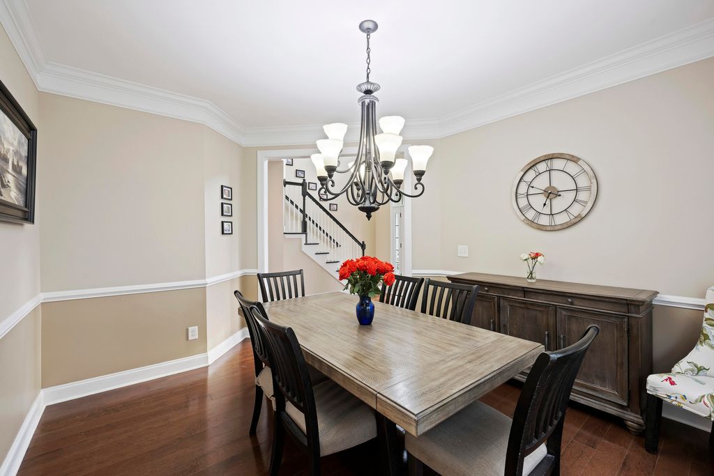 Image 5 of property listing at 1011 Legacy Lane, Summerville, SC 29485