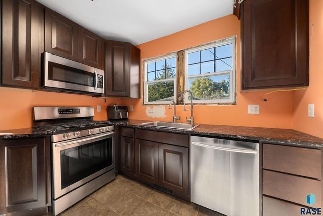 702 E 21st St Street, Sioux Falls, SD 57105