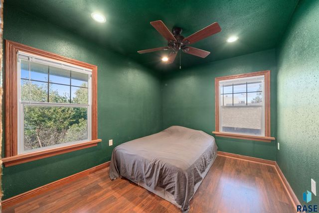 702 E 21st St Street, Sioux Falls, SD 57105