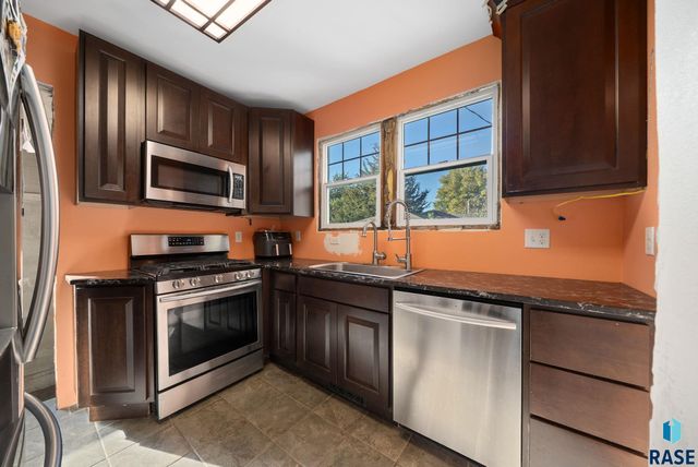 702 E 21st St Street, Sioux Falls, SD 57105