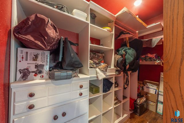 702 E 21st St Street, Sioux Falls, SD 57105