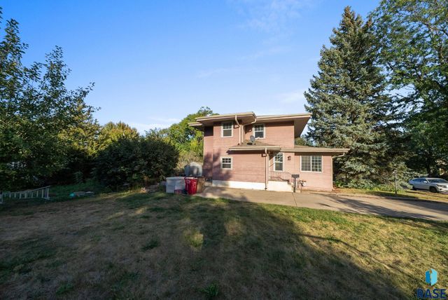 702 E 21st St Street, Sioux Falls, SD 57105