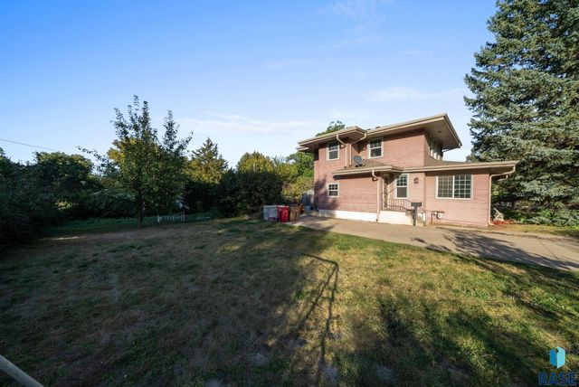 702 E 21st St Street, Sioux Falls, SD 57105