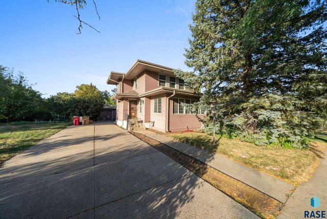 702 E 21st St Street, Sioux Falls, SD 57105