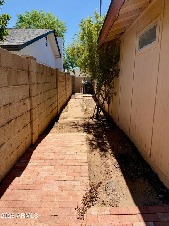 4316 E SACATON Street, Phoenix, AZ 85044 — photo 5