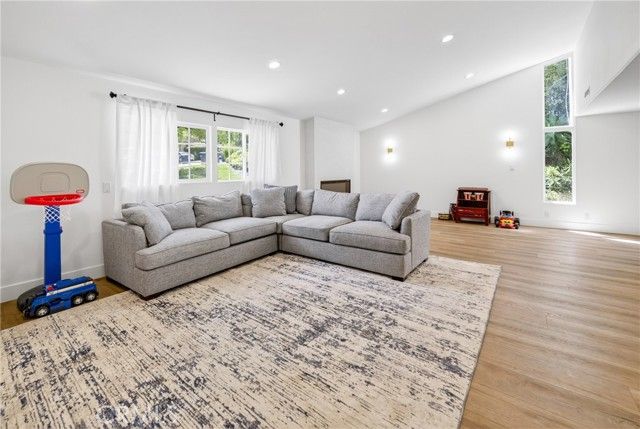 4515 Park Livorno, Calabasas, CA 91302