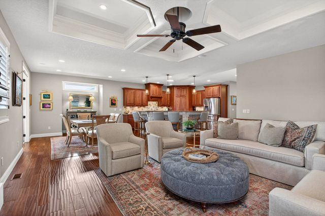 4211 W Kingston Circle, Bettendorf, IA 52722