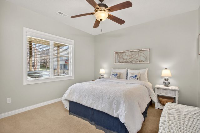 4211 W Kingston Circle, Bettendorf, IA 52722