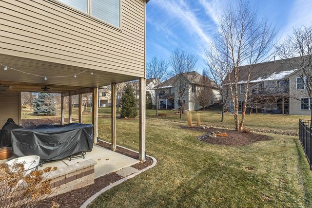 4211 W Kingston Circle, Bettendorf, IA 52722