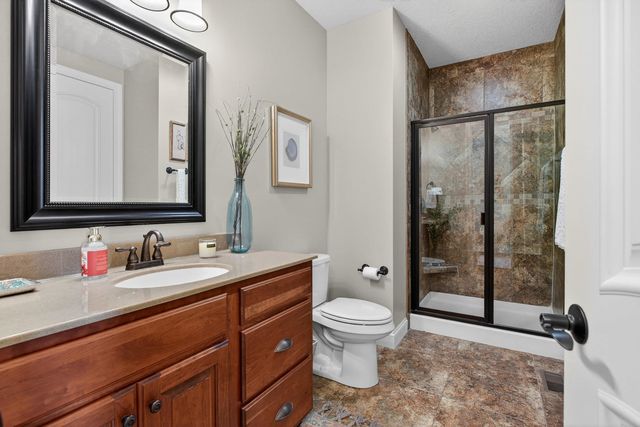 4211 W Kingston Circle, Bettendorf, IA 52722