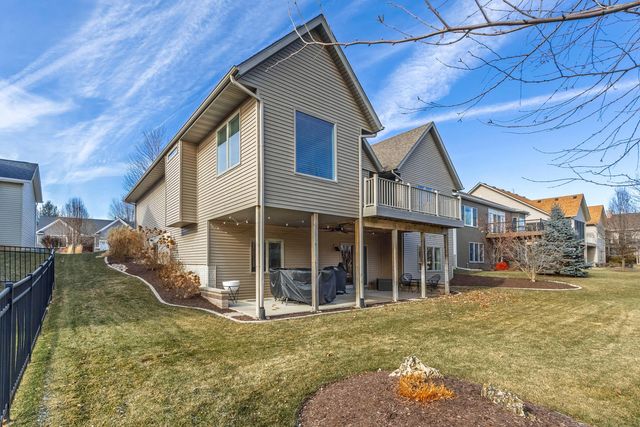 4211 W Kingston Circle, Bettendorf, IA 52722