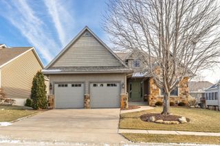 4211 W Kingston Circle, Bettendorf, IA 52722
